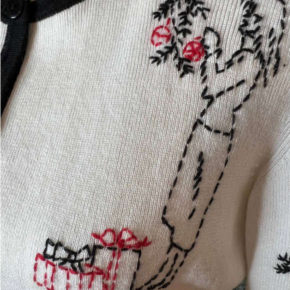 Ambra Holiday Sweater with Embroidered Women in Black and Red Size Large Petite - Picture 4 of 7